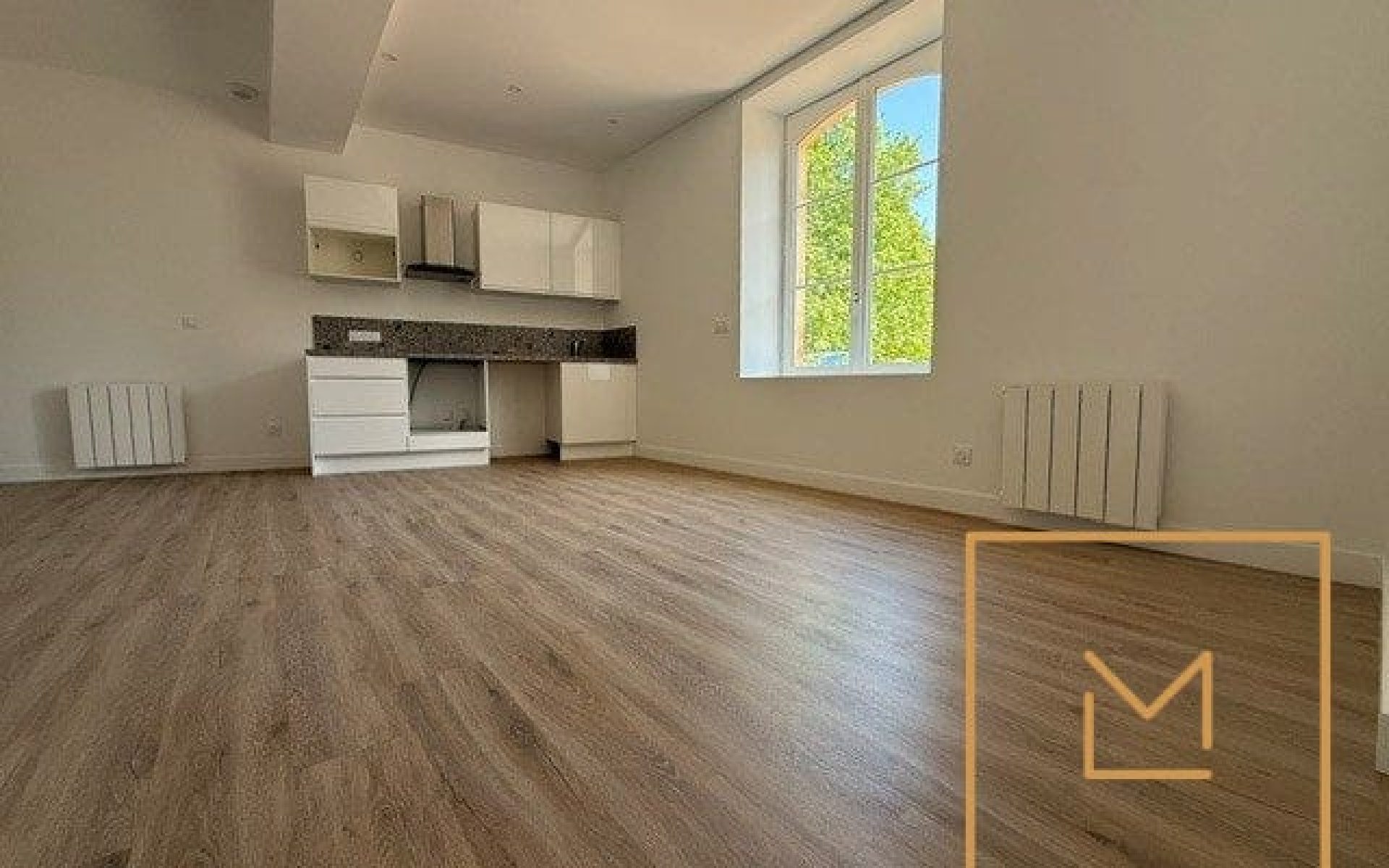 A LOUER A BARON SUR ODON UN APPARTEMENT F2 RECENT