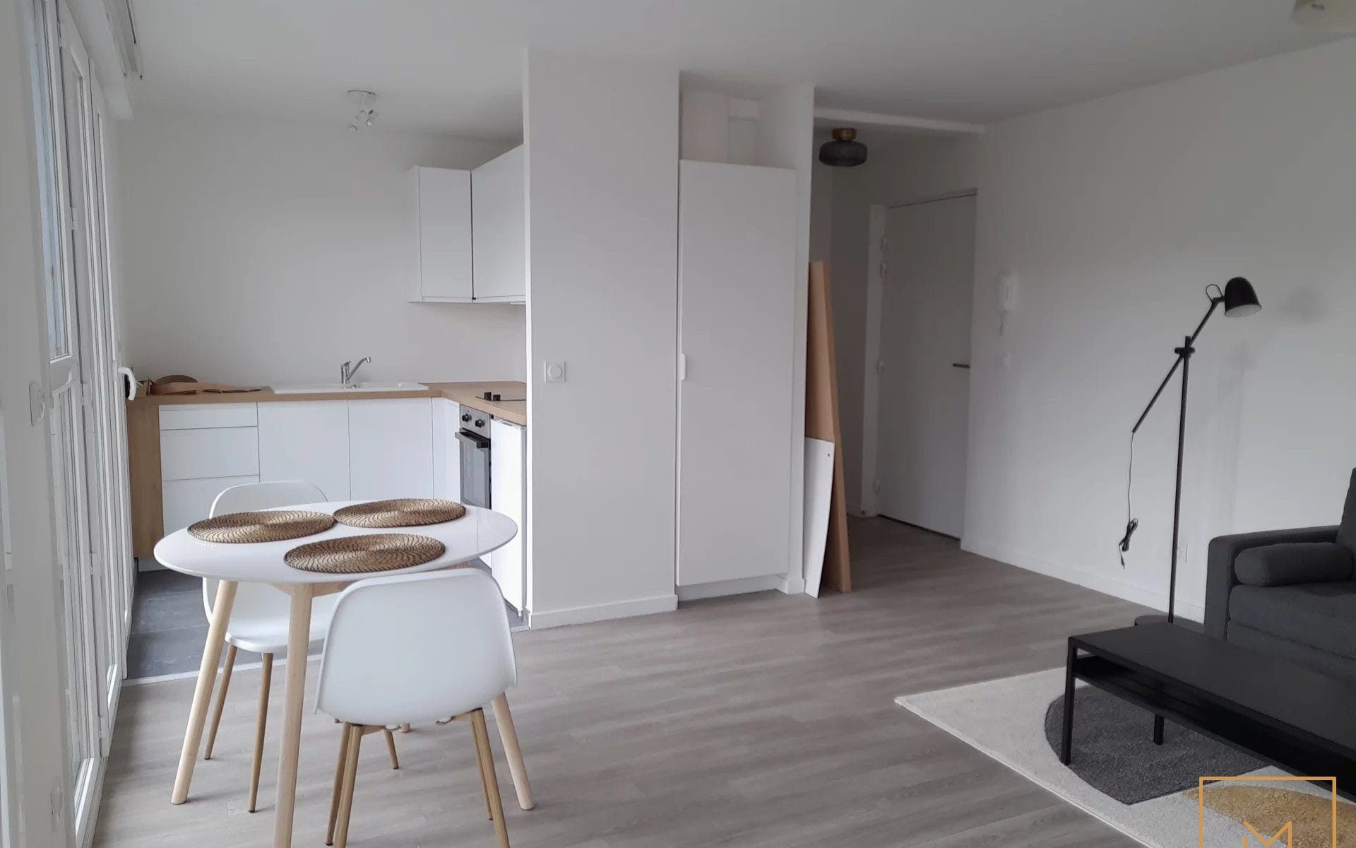 A-LOUER-A-CAEN-PROCHE-QUAI-DE-LORNE-F2-MEUBLE-4