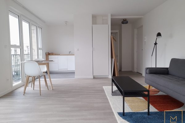 A LOUER A CAEN PROCHE QUAI DE L'ORNE F2 MEUBLE