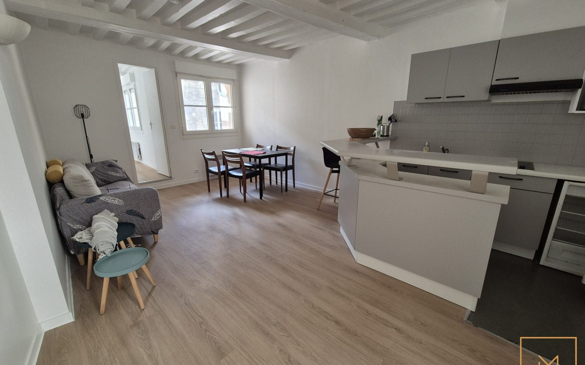 A-LOUER-A-CAEN-PROCHE-ST-SAUVEUR-F2-MEUBLE-1