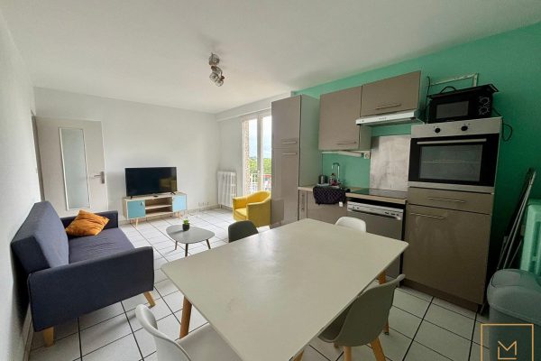 A LOUER A HEROUVILLE SAINT CLAIR CHAMBRE MEUBLEE