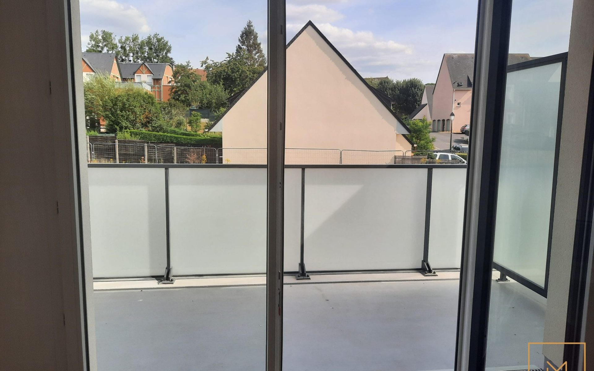 A-LOUER-A-TOUQUES-APPARTEMENT-NEUF-F2-BALCON-1