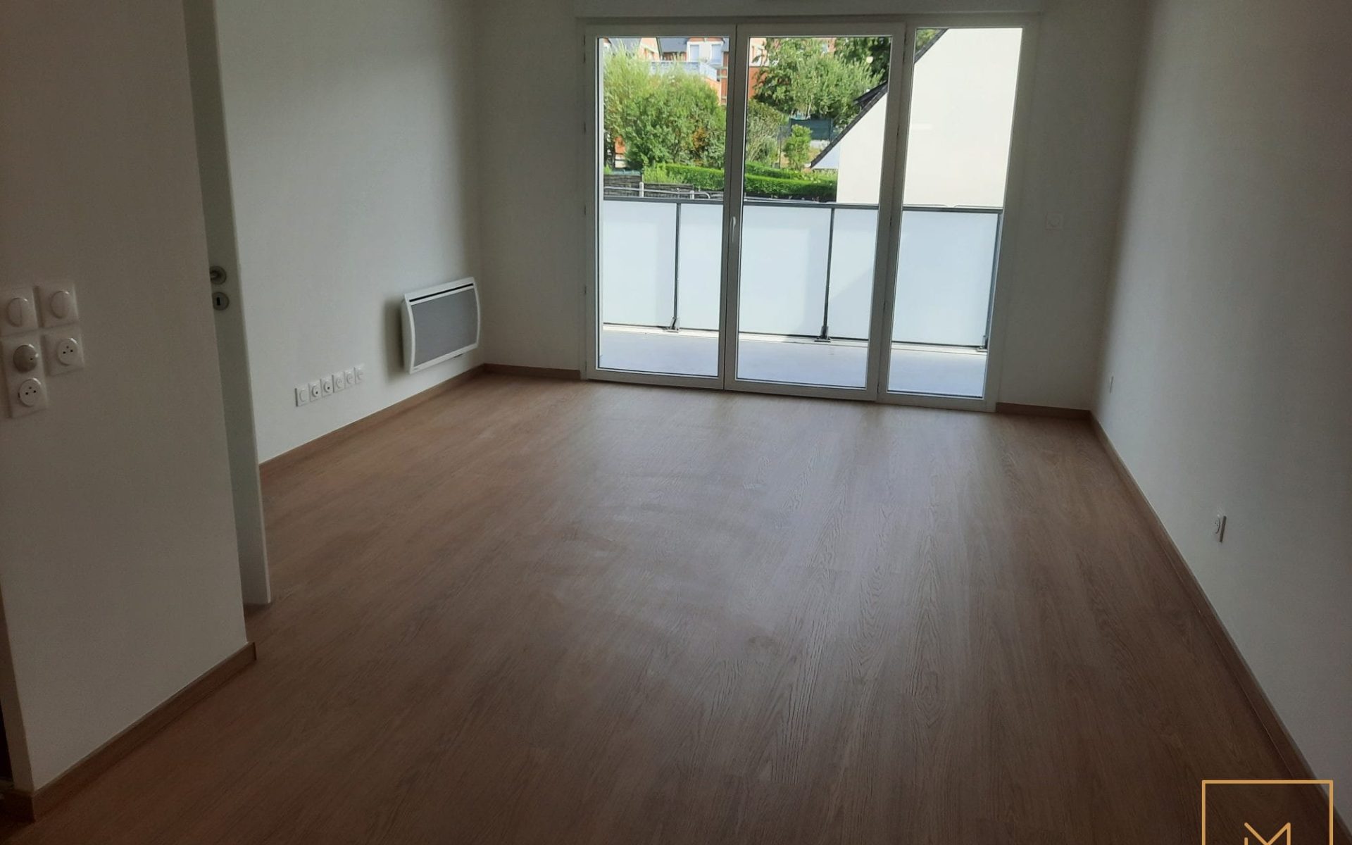 A LOUER A TOUQUES APPARTEMENT NEUF F2 BALCON