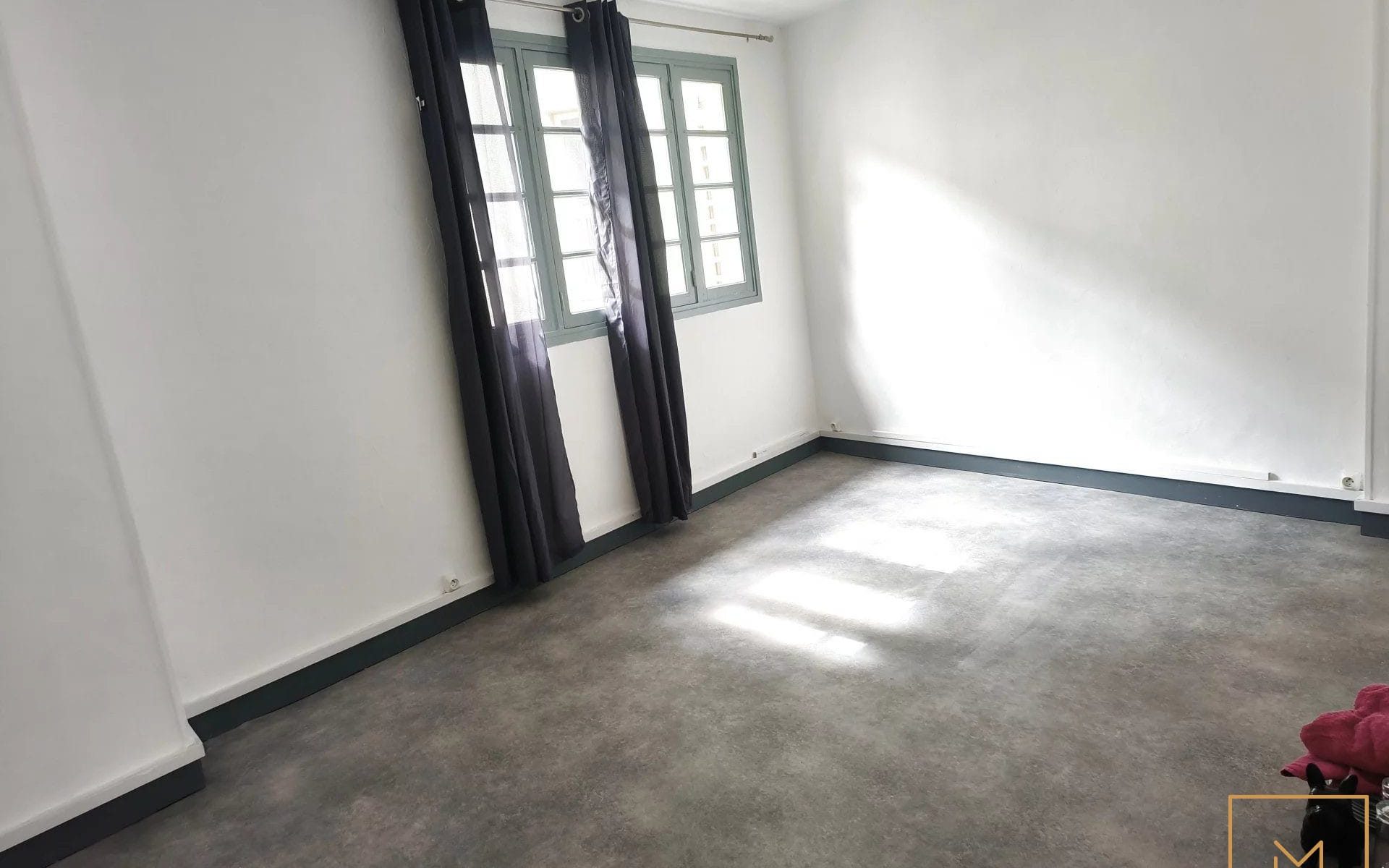 A LOUER APPARTEMENT F1 - CENTRE VILLE - VAUGUEUX