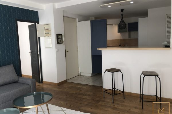 A LOUER CAEN CENTRE APPARTEMENT F2 MEUBLE
