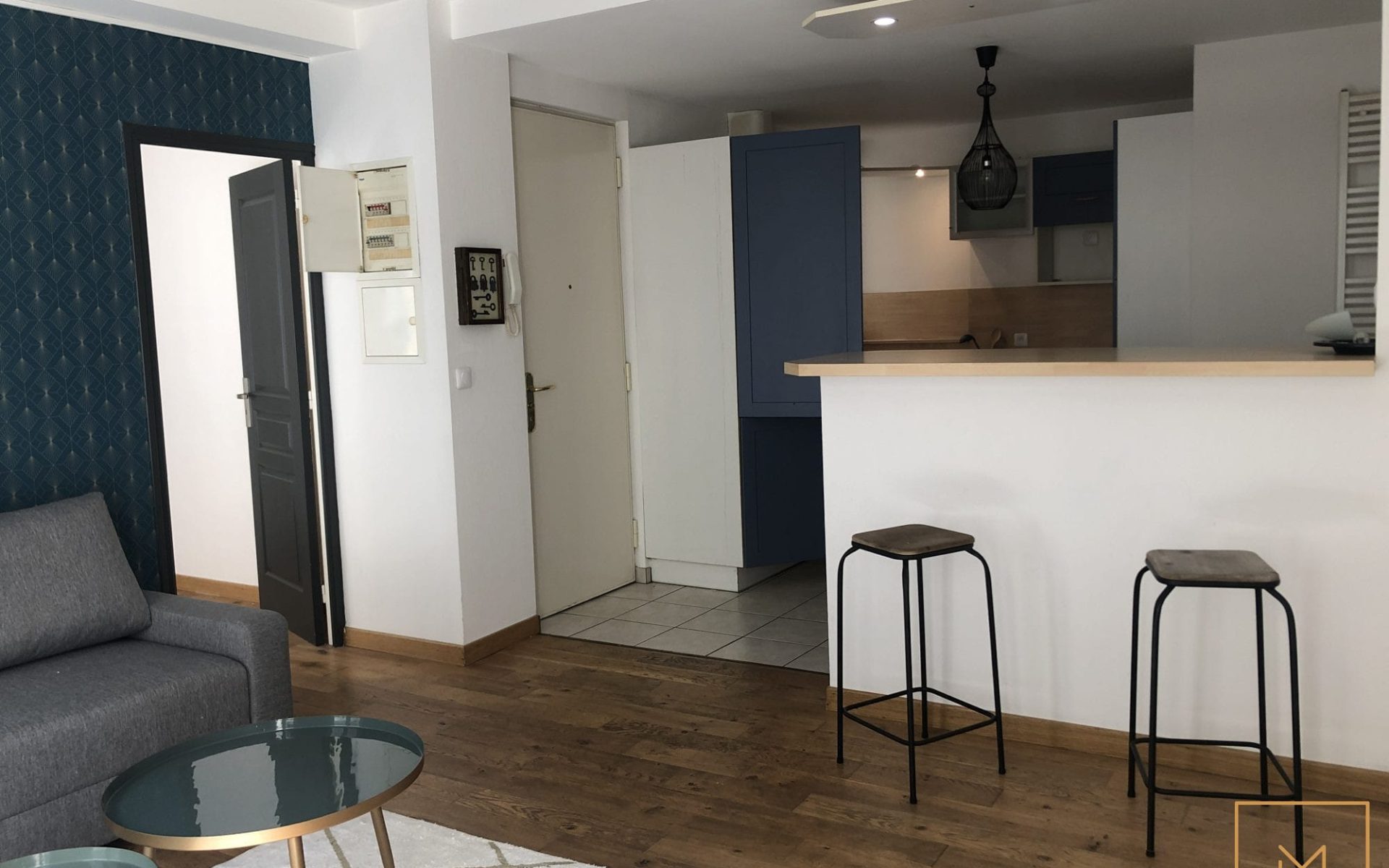 A LOUER CAEN CENTRE APPARTEMENT F2 MEUBLE