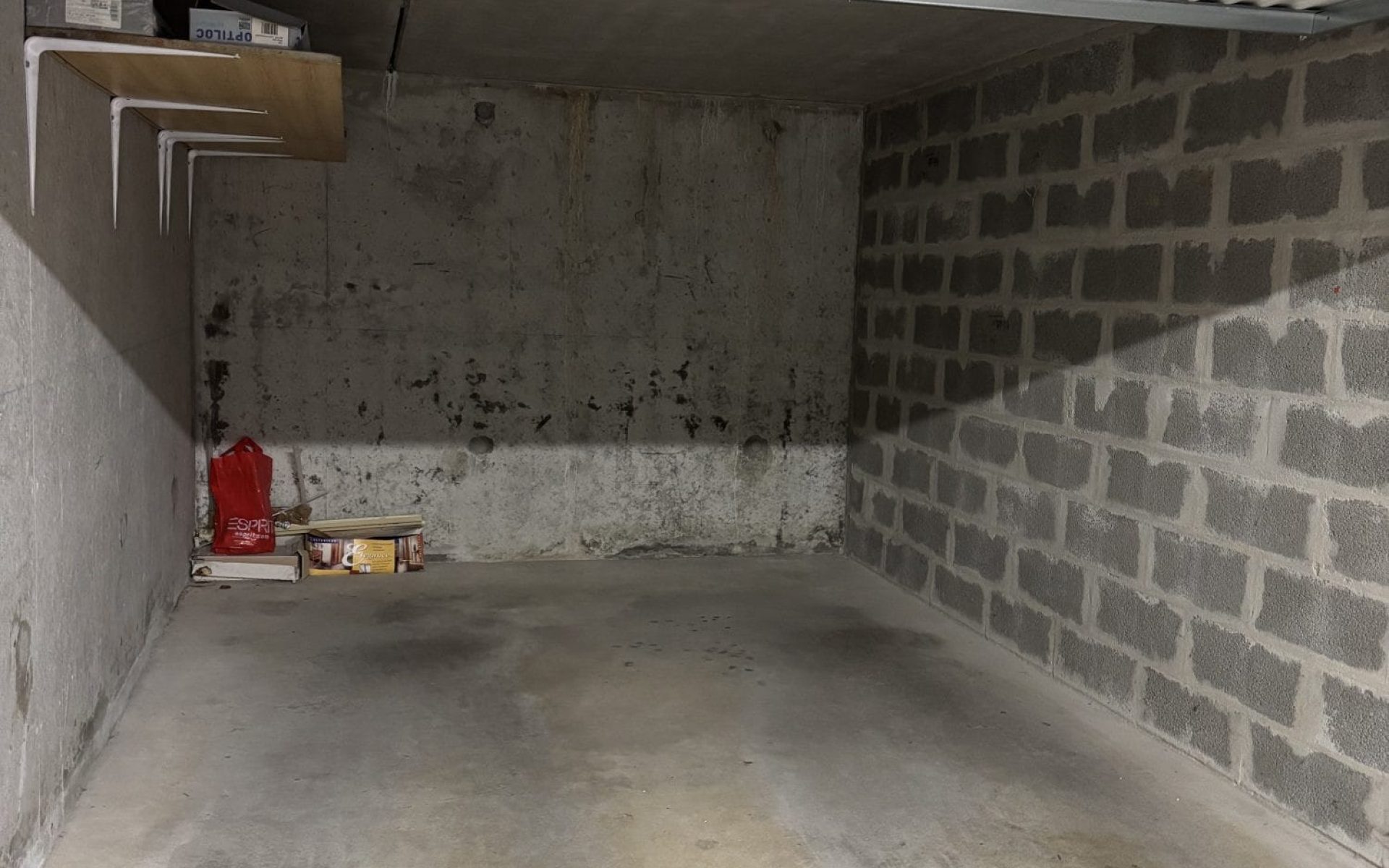 A LOUER CAEN MEMORIAL UN GARAGE FERME EN SOUS-SOL