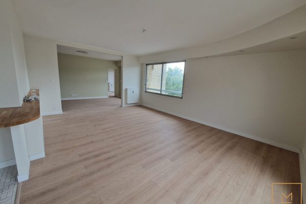 A LOUER CAEN PLACE COURTONNE APPARTEMENT 2 CHAMBRES
