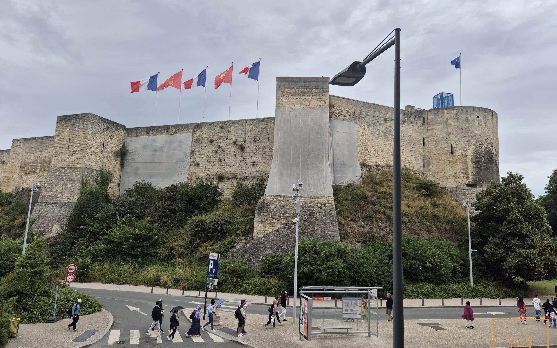 APPT 2/3 PP CAEN FACE CHATEAU