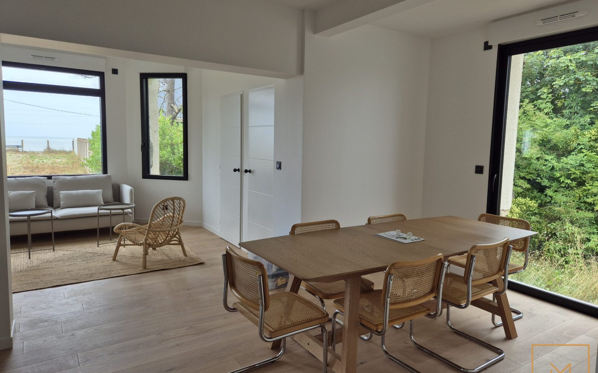 BELLE-MAISON-RENOVEE-MEUBLEE-5PP-FACE-MER-1