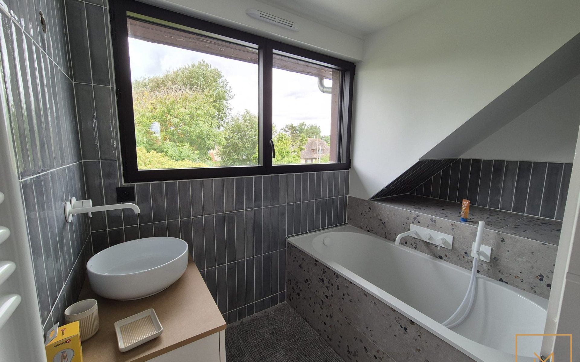 BELLE-MAISON-RENOVEE-MEUBLEE-5PP-FACE-MER-8