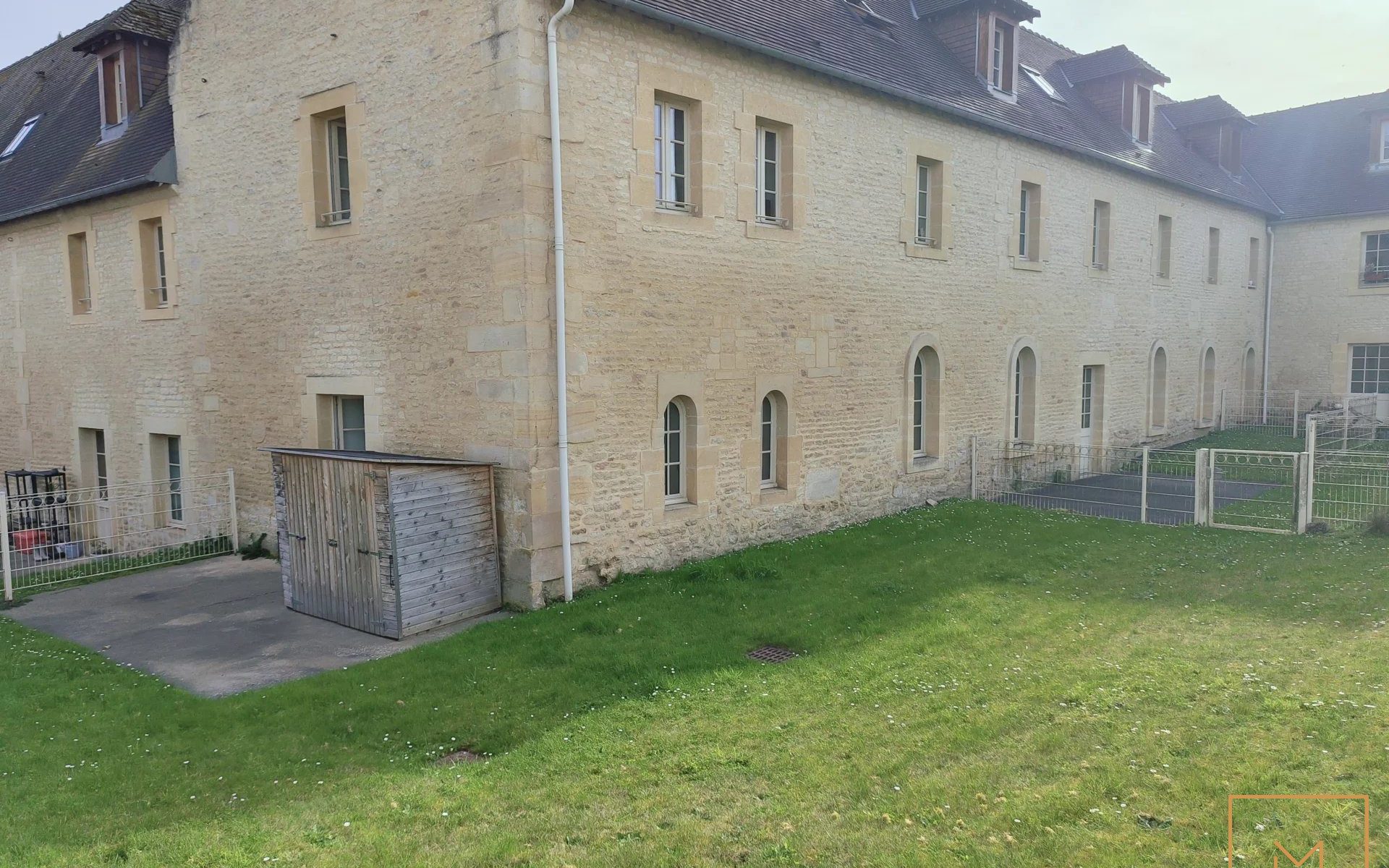 MAGNIFIQUE-T2-REZ-DE-JARDIN-BRETTEVILLE-SUR-ODON-8