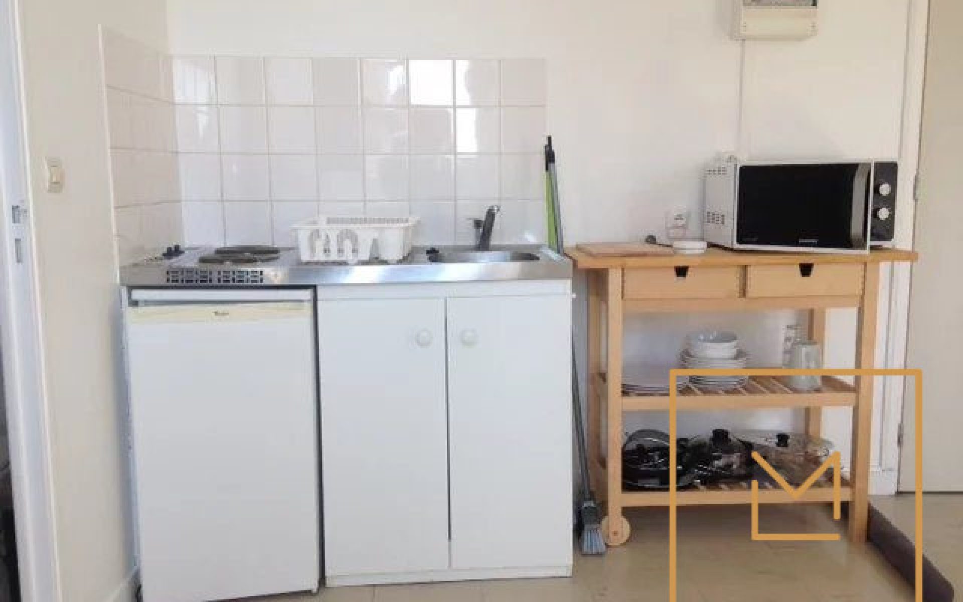 STUDIO-MEUBLE-CENTRE-VILLE-ST-JEAN-4