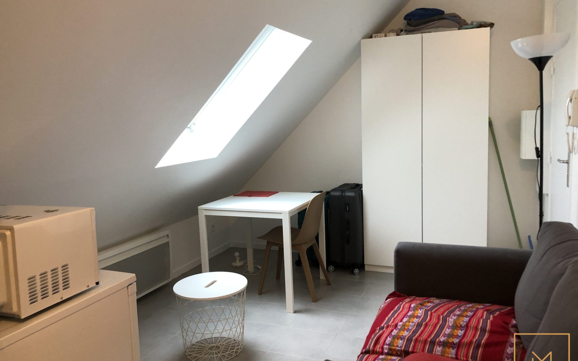 STUDIO-NEUF-MEUBLE-FACE-AU-PORT-DE-CAEN-1