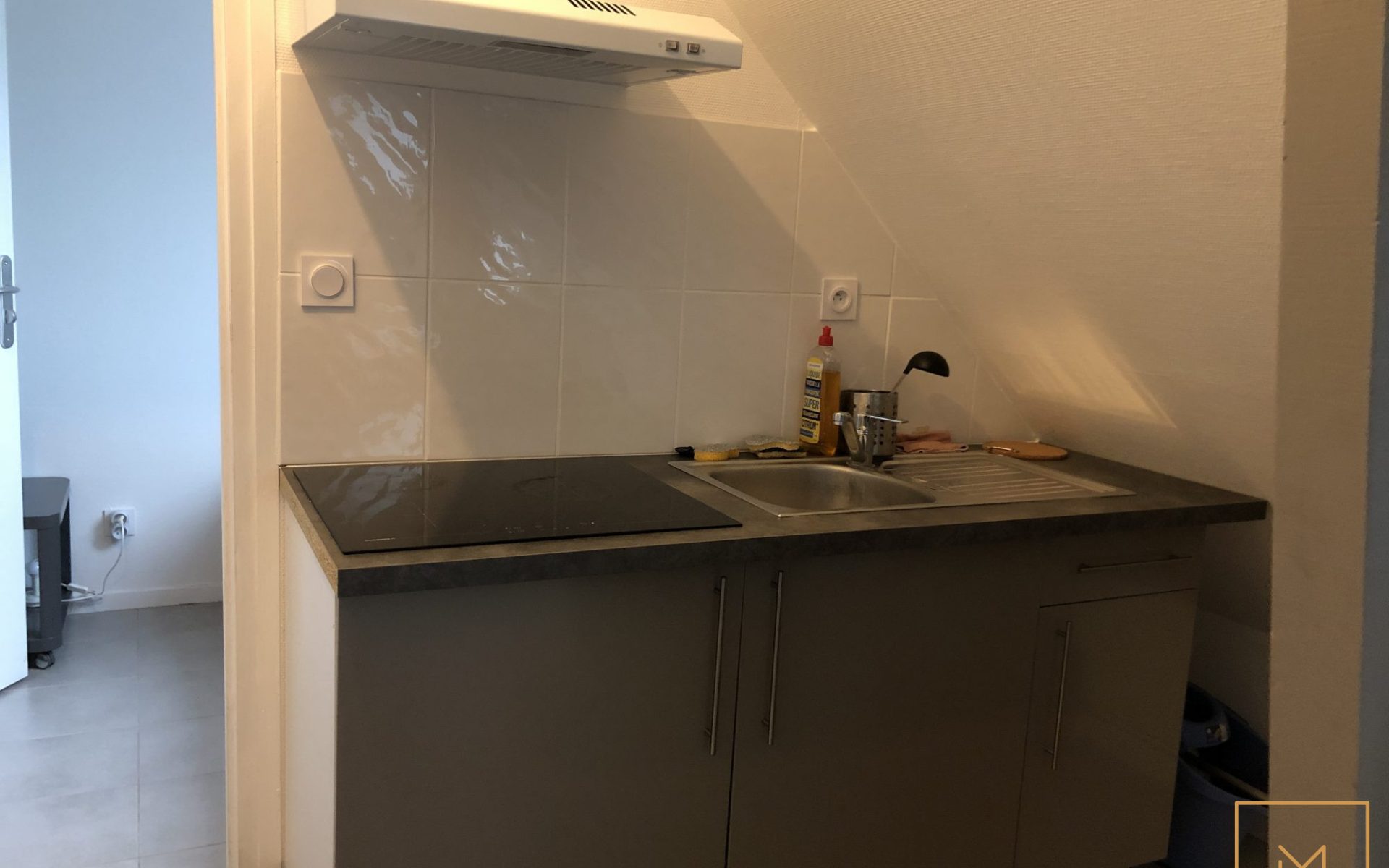 STUDIO-NEUF-MEUBLE-FACE-AU-PORT-DE-CAEN-2